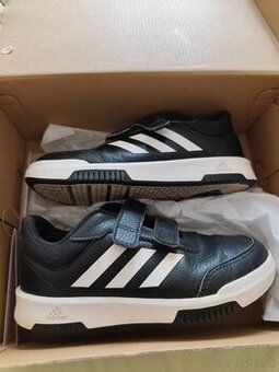 Detské tenisky adidas 33