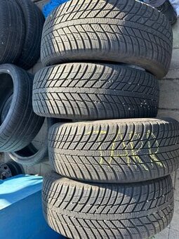 235/55 R18 celoročne Nexen