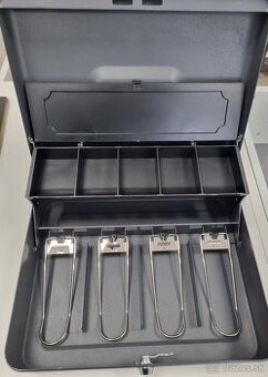 Pokladničný box na peniaze