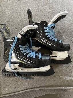 Predám hokejové korčule Bauer Supreme M40