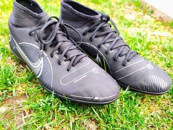 Kopačky Mercurial Superfly 8 Veľkosť 43 - EU