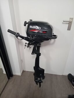 Predám lodny motor motor suzuki 2.5 HP 4 takt