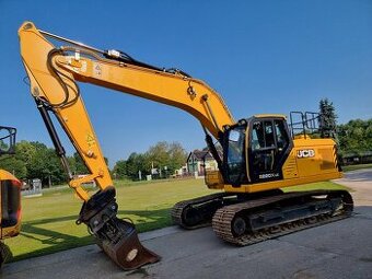 JCB 220X 2021 LC 4F - 3590mth - TOP stav (svahovka)
