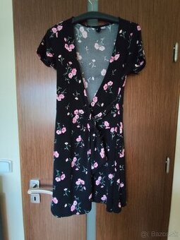 Dámske ľahké, nekrčivé šaty, veľ. 38, H&M, veľmi príjemný ma