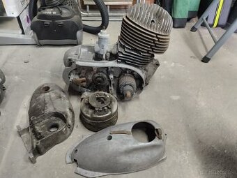 Motor cz 175 prasa - 1