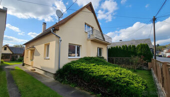 Rodinný dom v Nitrianskom Pravne,pozemok 1611m2+garáž,dielňa