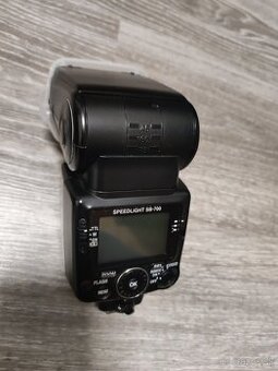 Nikon blesk SB 700