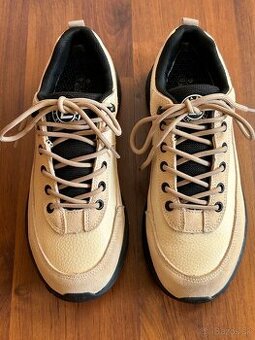 TURISTICKÉ WATERPROOF KOŽENÉ TOPÁNKY zn.LUHTA č.40