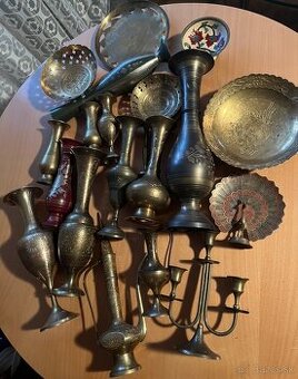 Retro mosadzne orientalne dekoracie