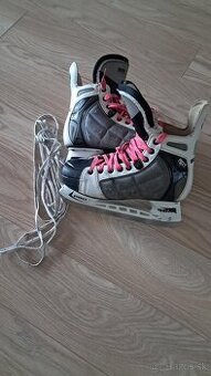 Predam chlapcenske panske hokejove korcule 10 SBK riot