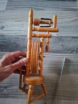 Drevená dekorácia Kolovrátok