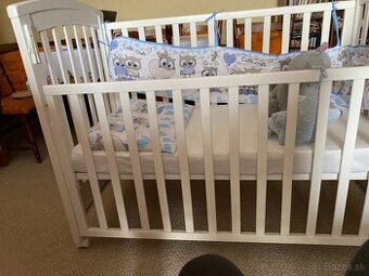 Detská drevená postieľka