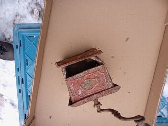 Znacene lampáš mlynček svietnik