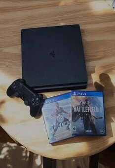 Playstation 4 slim