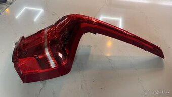Zadne svetlo Volvo XC90 2021 prave