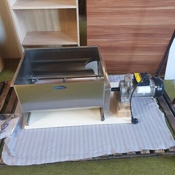 Predám elektrické miešačky mäsa