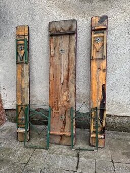 Retro pivný set (stôl + 2 lavice) – ideálne na chalupu