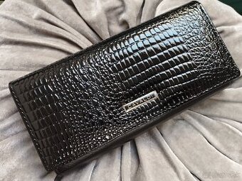 Dámska čierna peňaženka