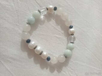 Náramok z prírodných kameňov