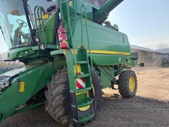 Sklízecí mlátička John Deere T660i 2700/1700mth rok výroby 2