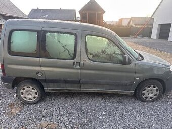 Peugeot Partner 2.0 HDI 2006 — 5 miest — STK 2027 —na opravu