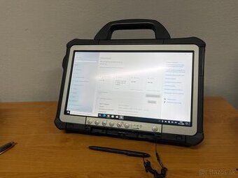 Panasonic W10 RAM4 HDD500 i5