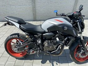 Yamaha MT-07 2019,plus prilba Scorpion(čierna)