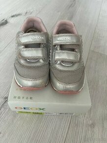 dievčenské strieborné botasky - blikajúce (GEOX 24)