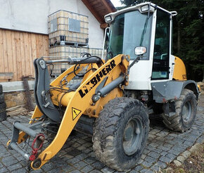 7.5t nakladač Liebherr 509 bez lopaty - 1