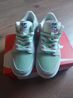 Nike Dunk Low SE Double swoosh avocado Green