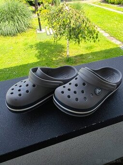 CROCS