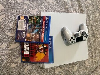 PS4 Pro 1TB + 2 hry + ovládač