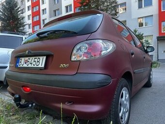 Peugeot 206  1,1 benzín