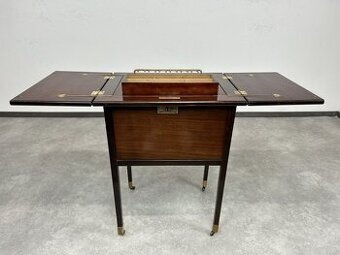 Art deco barový stolík s výsuvným platom