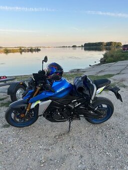 SUZUKI GSX-S 1000