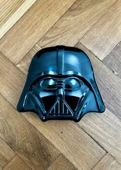 Darth Vader figurka v kovovej krabicke
