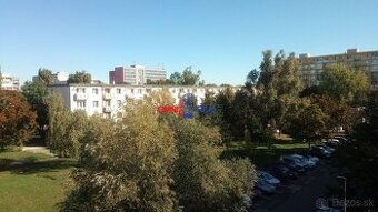 3 izb. byt, Komárnická ul., 4/4, výťah, loggia, balkón