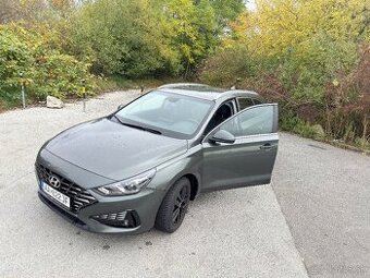 Hyundai i30 CW 1.5 DPI 13 900 km