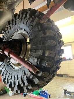 35x12.5 R15 Journey