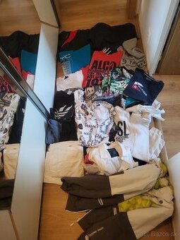 Darujem chlapčenské-panske L-XL oblečenie, veľké vreco