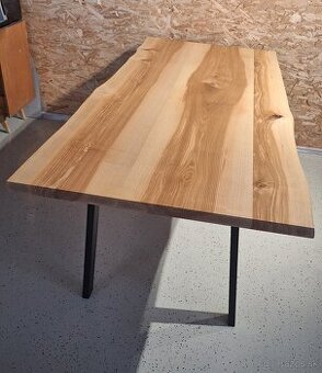 Predam jedalensky stôl