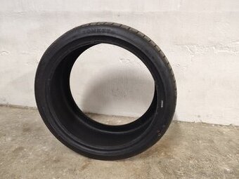 Predám 1ks poškodenú pneu 245/35 R19 letná