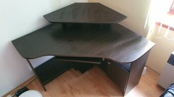 rohovy pracovny stol