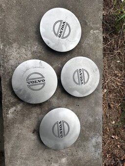 Predám oldtimer stredové puklice Volvo