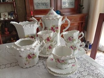 Secesný servis neúplný