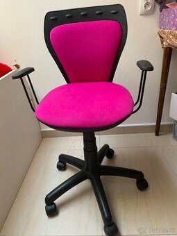 Stolicka pre dievčata