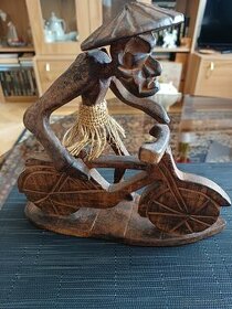 Africká drevená soška Bicykel