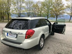 Subaru Outback 2.5 benzin