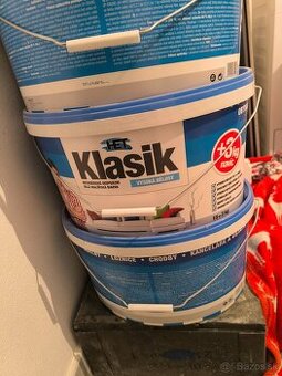 farba het klasik biela
