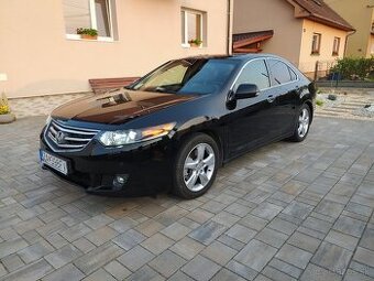 Accord benzín